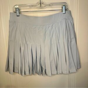 Vineyard Vines Performance Pleated Skort Ice Water Size: large